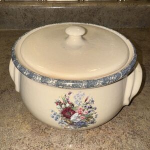 Home & Party Casserole Dish USA 2001 2 QT Farm Cabin